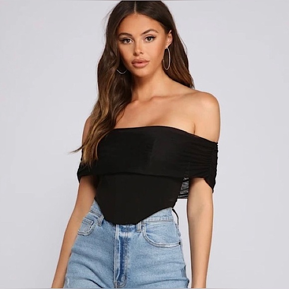 Windsor Picture Perfect Off The Shoulder Bustier - Picture 2 of 8